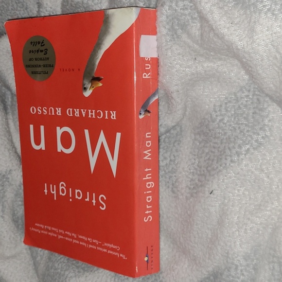 Straight Man By: Richard Russo Novel Pulitzer Prize Winning Author 391 Pages - Picture 6 of 9